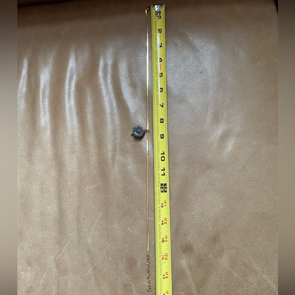 Semiprecious stone flower carved pendant gold plated chain floral boho - Picture 5 of 5